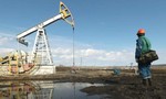 Đạt đồng thuận cắt giảm sản lượng dầu, chấm dứt “cuộc chiến giá”