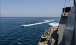 11 xuồng máy của Iran áp sát tàu hải quân Mỹ