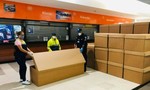Ecuador dùng thùng giấy cứng thay quan tài vì quá tải