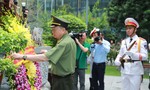 Bộ Công an dâng hương nhân kỷ niệm 130 năm ngày sinh Chủ tịch Hồ Chí Minh