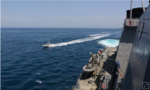 Tàu vũ trang nước khác phải cách tàu chiến Mỹ 100m trên Vùng Vịnh