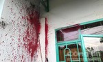 Hộ dân bị tấn công bằng “bom bẩn”, sau khi có đơn kiện công ty