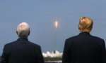 Trump chứng kiến Space X phóng phi thuyền đưa phi hành gia lên quỹ đạo