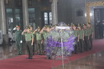 Người dân đội mưa đến viếng nhà tình báo chiến lược Trần Quốc Hương