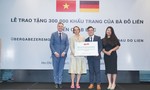 Bà Đỗ Thị Kim Liên tặng 300.000 khẩu trang tới nhân dân CHLB Đức