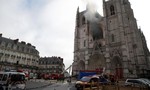 Cháy tại nhà thờ ở Pháp