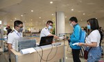 Kiểm dịch y tế tại ga quốc nội sân bay Tân Sơn Nhất và ga tàu hỏa