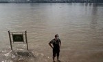Vũ Hán ở dưới đập Tam Hiệp nâng mức cảnh báo lũ lụt lên cao nhất