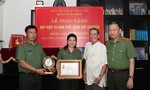Trao Kỷ niệm chương “Bảo vệ an ninh Tổ quốc” tặng NSND Trọng Bằng và nhạc sỹ Phạm Tuyên