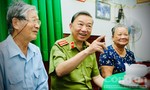 Bộ trưởng Tô Lâm thăm các gia đình chính sách, thương binh, liệt sỹ tại TPHCM