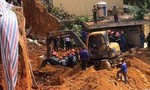 Dùng máy múc đào bới tìm 4 người tử vong do tai nạn tại công trình xây dựng