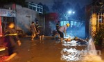 Cảnh sát PCCC hút nước chống ngập tại trạm điện Gò Vấp