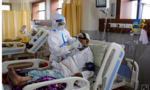 Khủng hoảng thiếu bình ôxy điều trị bệnh nhân Covid-19 ở Ấn Độ