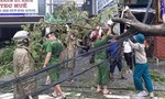Hàng ngàn CBCS Công an TT-Huế giúp dân khắc phục hậu quả sau bão