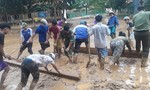 Khẩn trương khắc phục hậu quả ở ngôi làng bị lũ nhấn chìm