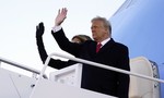 Trump lên máy bay Không lực Một rời thủ đô trước lễ nhậm chức của Biden