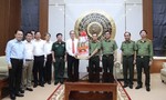 Đồng chí Nguyễn Thiện Nhân thăm, chúc Tết tại Công an TPHCM và Quân khu 7