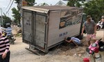 Huyện Hóc Môn: Đào đường đặt cống làm ẩu, hàng chục xe tải sụp hố