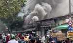 Nhà dân ở TPHCM cháy dữ dội, Cảnh sát PCCC dập lửa không để cháy lan