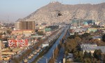 Taliban “gây choáng” khi diễu binh bằng thiết bị quân sự của Mỹ