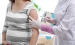Hoãn tiêm vaccine cho người mắc bệnh cấp tính và phụ nữ có thai dưới 13 tuần