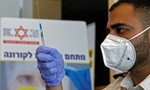 Israel cho chia sẻ danh tính người không tiêm vaccine Covid-19