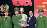 Thủ tướng Nguyễn Xuân Phúc thăm, chúc Tết một số đơn vị Công an