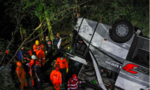 Indonesia: Xe buýt chở học sinh lao xuống vực, 27 người chết
