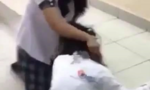 Xôn xao clip nữ sinh lớp 10 ở Sài Gòn bị bạn đánh bầm dập