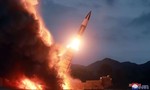 Triều Tiên bất ngờ phóng hai tên lửa tầm ngắn ra biển