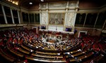 Pháp ra luật xem quan hệ tình dục với người dưới 15 tuổi là hiếp dâm