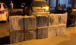 CSGT bắt xe 7 chỗ chở hơn 5000 gói thuốc lá nhập lậu