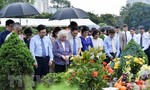 Dâng hương tưởng niệm cố Bộ trưởng Ngoại giao Nguyễn Cơ Thạch