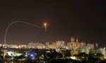Giao tranh tiếp tục leo thang ở Gaza: Israel không kích hàng chục cuộc