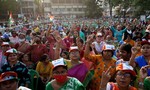 Các bang tại Ấn Độ vẫn kiểm phiếu bầu cử giữa thảm kịch Covid-19