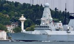 Nga bắn, thả bom cảnh cáo tàu khu trục của Anh gần Crimea