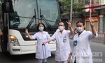 90 y bác sĩ Bệnh viện Thống Nhất “chia lửa” cho BV dã chiến ở TPHCM