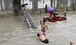 Hàng ngàn người phải sơ tán vì lũ lụt ở Philippines