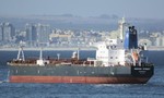 Tàu dầu Israel bị tấn công ngoài khơi Oman, ít nhất 2 người chết