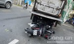 TP.Thủ Đức: Tông vào xe rác, người đi xe máy ngã xuống tử nạn