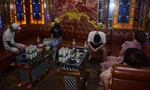 Hơn chục nam nữ sử dụng ma túy trong quán karaoke Hoàng Tử