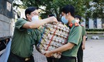 Công an TPHCM tiếp nhận 15 tấn lương thực, thực phẩm do An Giang hỗ trợ