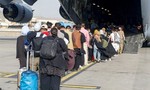Mỹ tăng cường nỗ lực sơ tán dân từ sân bay Kabul