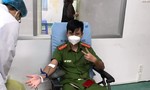 Ba cán bộ chiến sĩ Công an hiến máu cứu bé gái bị suy tuỷ xương
