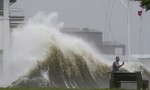 Loạt ảnh bão Ida 'nguy hiểm chết người', đổ bộ vào nước Mỹ