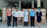 Tập đoàn Hưng Thịnh hỗ trợ trang thiết bị y tế gần 2 tỷ đồng cho 2 bệnh viện