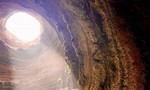 Clip cận cảnh bên dưới “giếng địa ngục” triệu năm tuổi