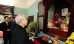 Tổng Bí thư dâng hương tưởng niệm Chủ tịch Hồ Chí Minh tại Nhà 67