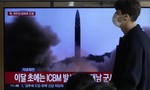 Triều Tiên phóng vật thể nghi là ICBM ra biển