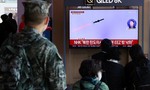 Triều Tiên lần đầu phóng tên lửa qua biên giới trên biển với Hàn Quốc